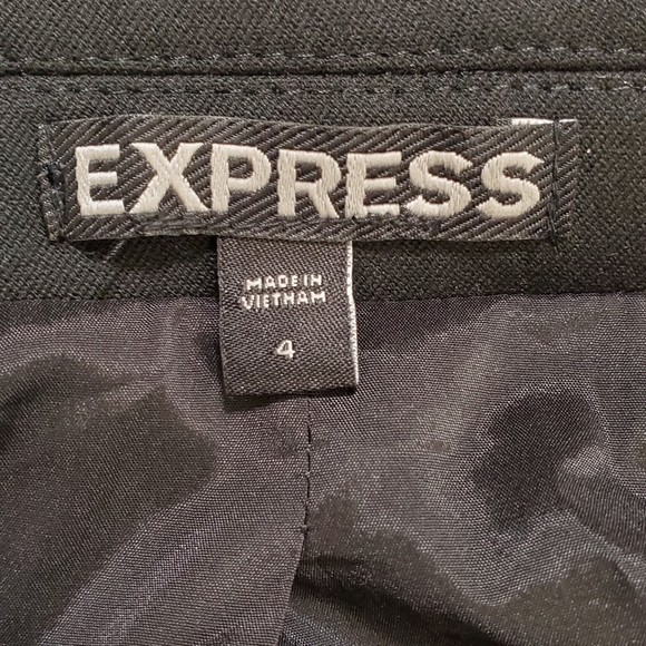 Express suit, used in perfect condition. Size 4 - Picture 12 of 12